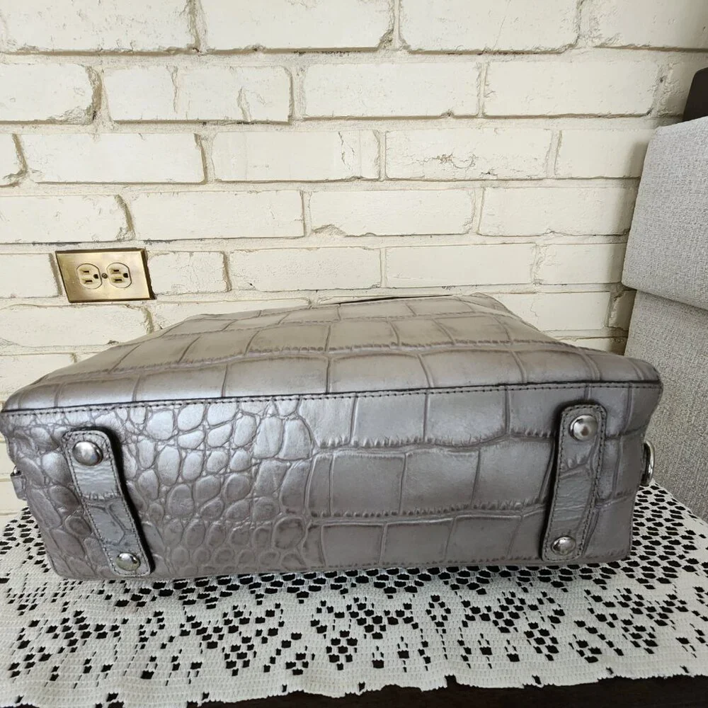 Euc Coach Ashley Crocodile Embossed Silver Leather Shoulder Bag